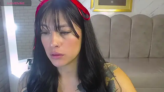 Isabella Collen v online show from 04-22-26, 01:12