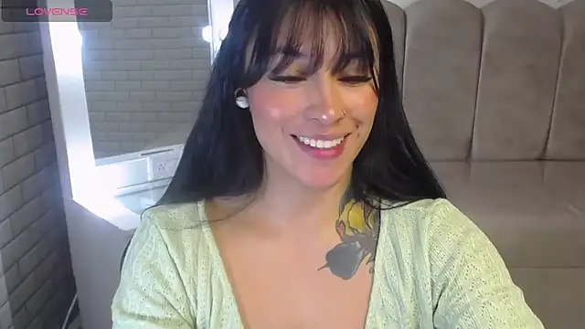 Isabella Collen v online show from 04-23-26, 01:13