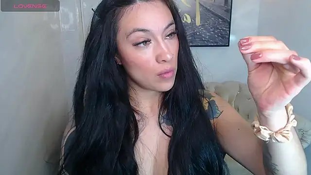 Isabella Collen v online show from 06-17-26, 01:12