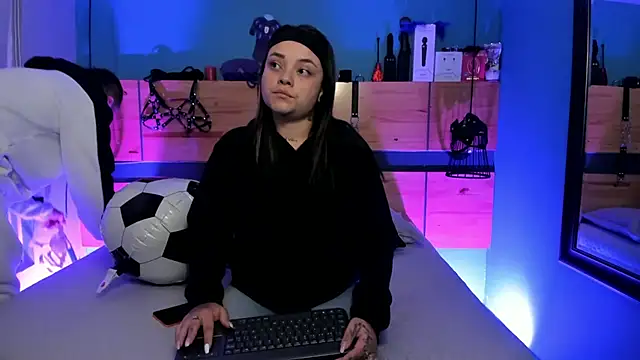 ChloeAllennn online show from 07-20-26, 11:23