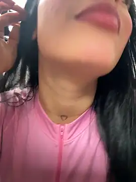 Snapshot of Antonella_Smiith_ chatting on 10-20-25, 01:33 Antonella Smiith online show from 10-20-25, 01:33