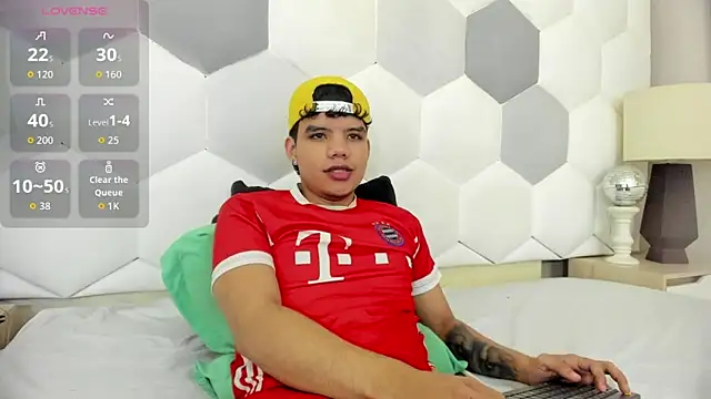 Axel Forte online show from 10-25-25, 01:18