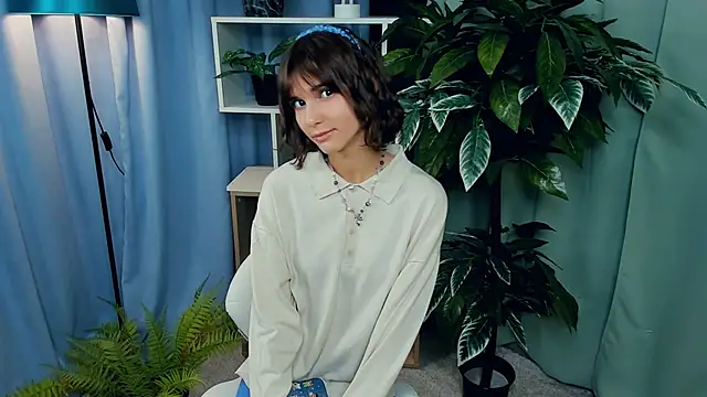 Snapshot of SibleyBurner chatting on 02-23-25, 12:48 SibleyBurner online show from 02-23-25, 12:48