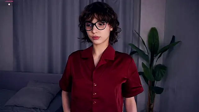 Snapshot of SibleyBurner chatting on 09-17-25, 05:58 SibleyBurner online show from 09-17-25, 05:58