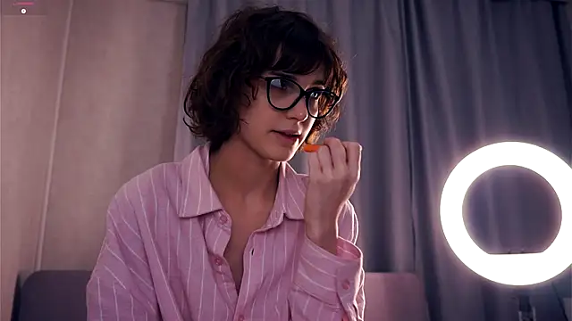 Snapshot of SibleyBurner chatting on 11-09-25, 07:34 SibleyBurner online show from 11-09-25, 07:34