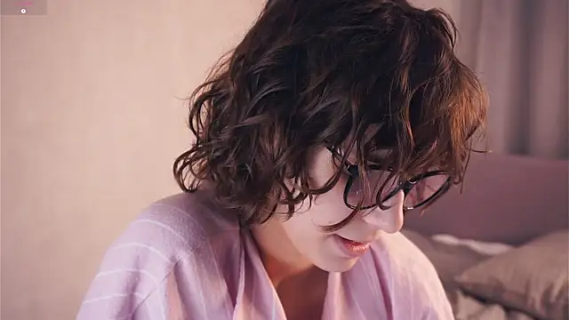 Snapshot of SibleyBurner chatting on 12-20-25, 06:26 SibleyBurner online show from 12-20-25, 06:26