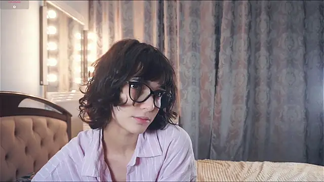 Snapshot of SibleyBurner chatting on 01-14-26, 05:35 SibleyBurner online show from 01-14-26, 05:35