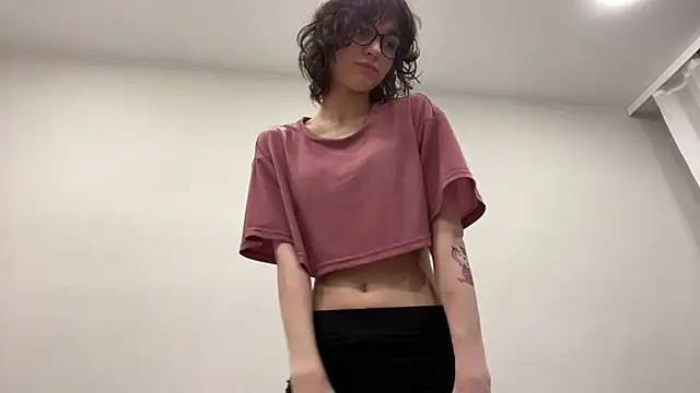 Snapshot of SibleyBurner chatting on 02-14-26, 04:20 SibleyBurner online show from 02-14-26, 04:20