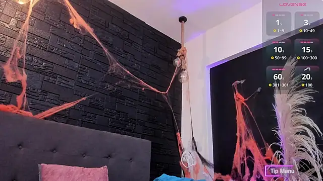 Maite Smith  online show from 10-30-25, 12:17