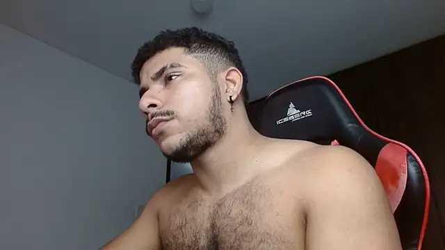 Snapshot of Javier_Hot27 chatting on 03-04-26, 04:46 Javier Hot27 online show from 03-04-26, 04:46