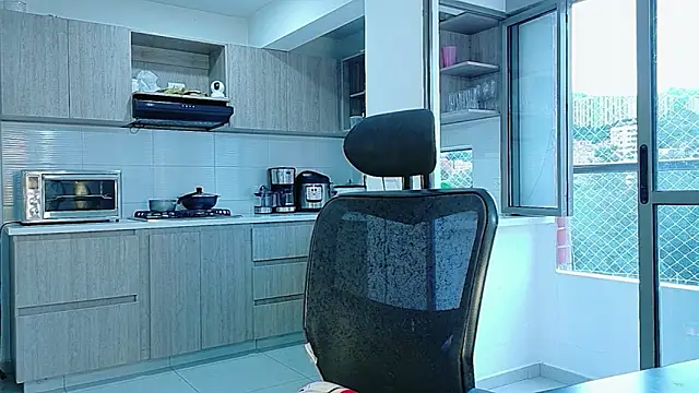 ScarletThompsonx online show from 07-08-26, 11:09