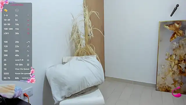 Snapshot of jessyegoldenn chatting on 03-13-26, 02:23 jessyegoldenn online show from 03-13-26, 02:23