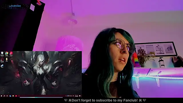 Snapshot of Hisato111 chatting on 10-05-25, 12:47 Hisato111 online show from 10-05-25, 12:47