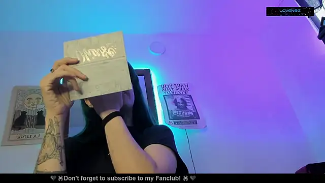 Snapshot of Hisato111 chatting on 10-16-25, 12:17 Hisato111 online show from 10-16-25, 12:17