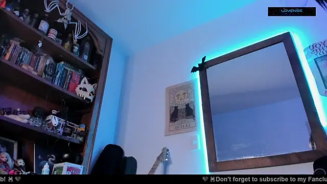 Snapshot of Hisato111 chatting on 10-18-25, 12:28 Hisato111 online show from 10-18-25, 12:28