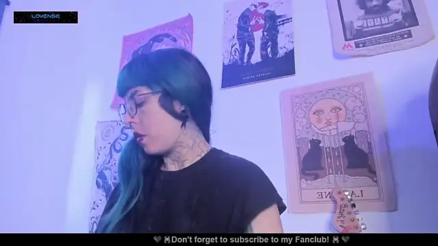 Snapshot of Hisato111 chatting on 11-03-25, 12:50 Hisato111 online show from 11-03-25, 12:50