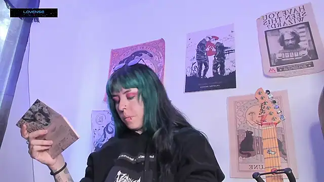 Snapshot of Hisato111 chatting on 11-14-25, 02:49 Hisato111 online show from 11-14-25, 02:49