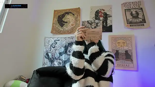 Snapshot of Hisato111 chatting on 11-18-25, 02:54 Hisato111 online show from 11-18-25, 02:54