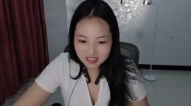 Snapshot of Ellie-BabyLoe chatting on 03-05-25, 07:05 Ellie-BabyLoe online show from 03-05-25, 07:05