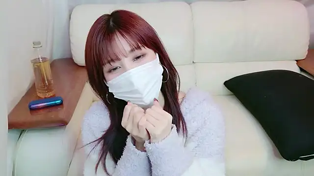 Snapshot of mina-37- chatting on 03-07-26, 01:52 mina-37- online show from 03-07-26, 01:52