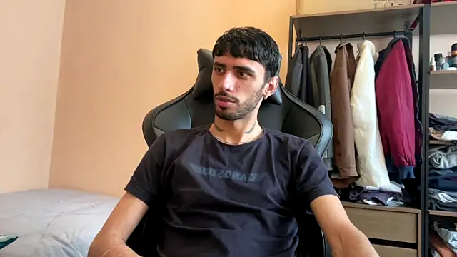 Snapshot of iendriw chatting on 10-29-25, 04:53 iendriw online show from 10-29-25, 04:53