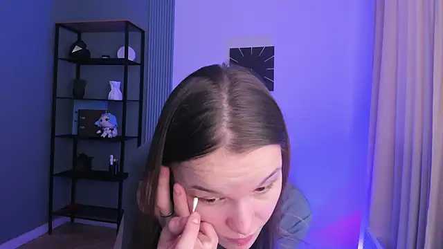 Snapshot of Amber_Rogers chatting on 03-08-25, 02:30 Amber Rogers online show from 03-08-25, 02:30