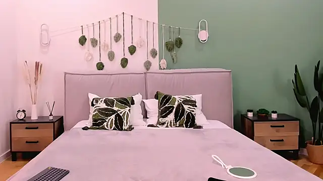 Snapshot of Amber_Rogers chatting on 03-17-25, 02:23 Amber Rogers online show from 03-17-25, 02:23