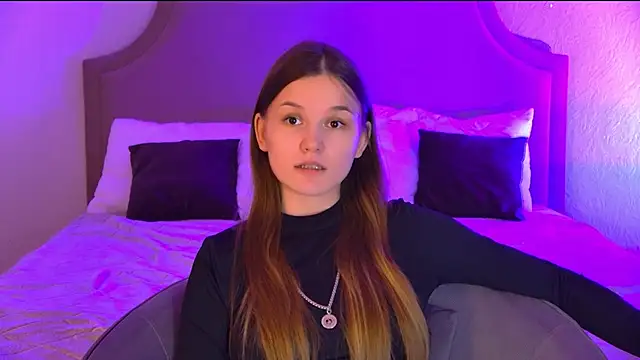 Snapshot of Amber_Rogers chatting on 03-22-25, 05:41 Amber Rogers online show from 03-22-25, 05:41