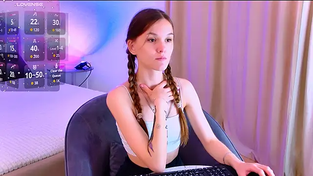 Snapshot of Amber_Rogers chatting on 10-11-25, 02:26 Amber Rogers online show from 10-11-25, 02:26