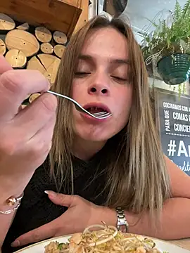 Snapshot of gynna_kimera chatting on 03-11-25, 07:14 gynna kimera online show from 03-11-25, 07:14