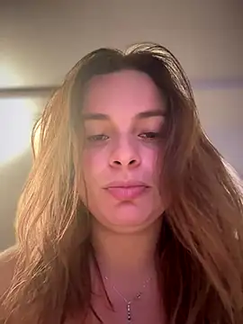 Snapshot of gynna_kimera chatting on 10-31-25, 03:07 gynna kimera online show from 10-31-25, 03:07