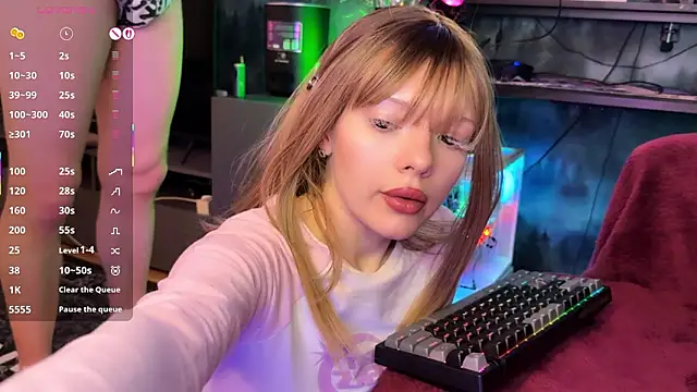 Snapshot of Under_lord chatting on 02-11-26, 05:40 Under lord online show from 02-11-26, 05:40