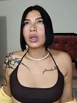 Snapshot of Kylie_brazt chatting on 03-08-26, 03:32 Kylie brazt online show from 03-08-26, 03:32