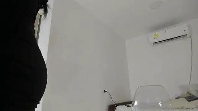 flor herrera01 online show from 03-15-25, 04:35