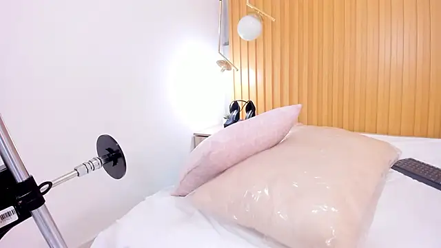 Snapshot of Emily_Black1 chatting on 02-26-25, 04:56 Emily Black1 online show from 02-26-25, 04:56