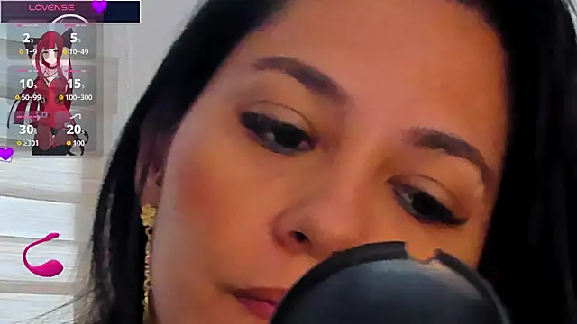 Snapshot of isabellarous- chatting on 07-07-26, 11:58 isabellarous- online show from 07-07-26, 11:58