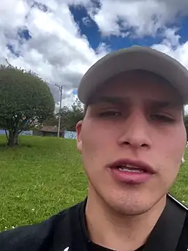 Snapshot of MaxxxSteil chatting on 09-14-25, 05:01 MaxxxSteil online show from 09-14-25, 05:01