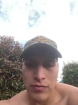 Snapshot of MaxxxSteil chatting on 10-10-25, 10:31 MaxxxSteil online show from 10-10-25, 10:31