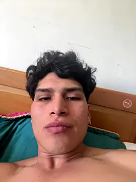 Snapshot of MaxxxSteil chatting on 12-15-25, 02:43 MaxxxSteil online show from 12-15-25, 02:43