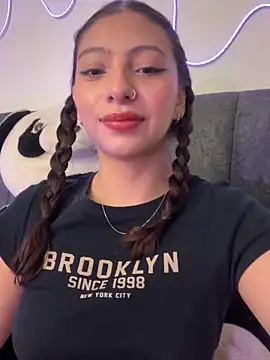 Snapshot of Dirty-Bunnyyy chatting on 05-17-26, 05:27 Dirty-Bunnyyy online show from 05-17-26, 05:27