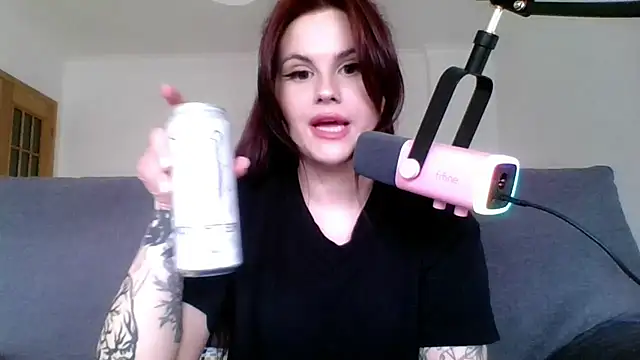 Snapshot of Della_Ideal chatting on 03-02-25, 04:10 Della Ideal online show from 03-02-25, 04:10