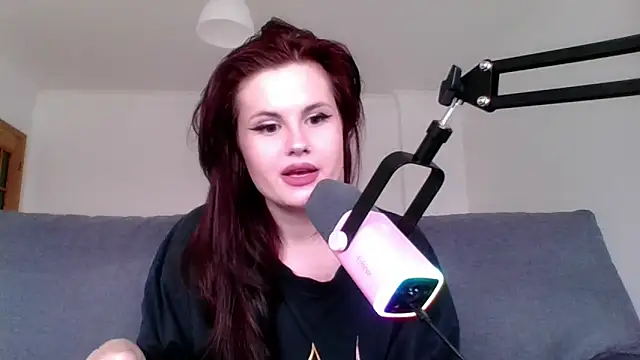 Snapshot of Della_Ideal chatting on 03-05-25, 02:34 Della Ideal online show from 03-05-25, 02:34