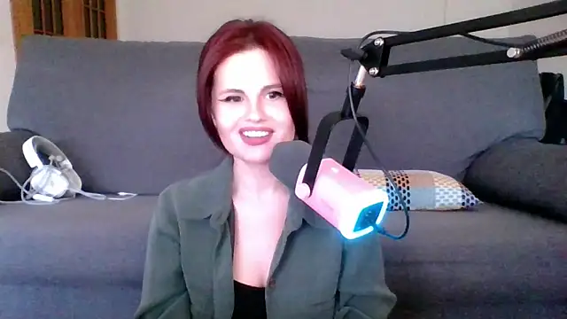 Snapshot of Della_Ideal chatting on 03-09-25, 06:11 Della Ideal online show from 03-09-25, 06:11