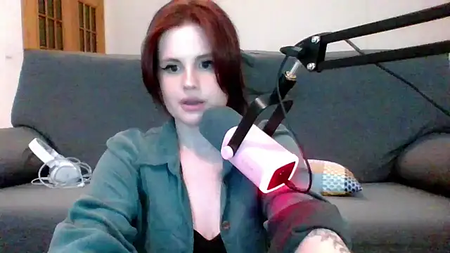 Snapshot of Della_Ideal chatting on 03-09-25, 09:14 Della Ideal online show from 03-09-25, 09:14