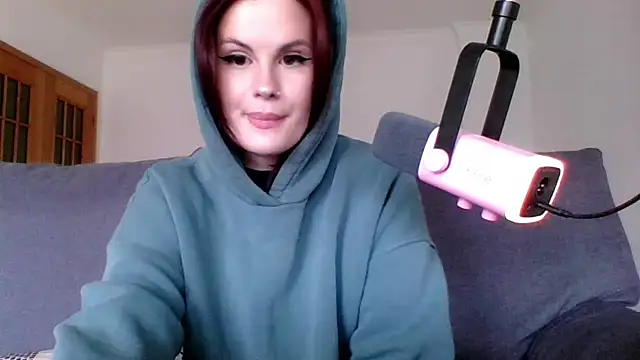 Snapshot of Della_Ideal chatting on 03-10-25, 03:09 Della Ideal online show from 03-10-25, 03:09