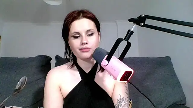 Snapshot of Della_Ideal chatting on 03-13-25, 09:26 Della Ideal online show from 03-13-25, 09:26