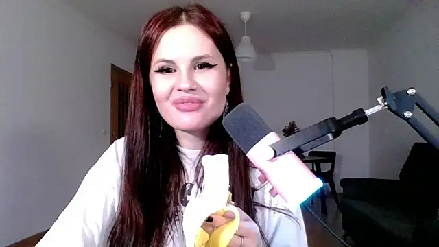 Snapshot of Della_Ideal chatting on 03-17-25, 06:21 Della Ideal online show from 03-17-25, 06:21