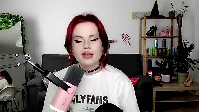 Snapshot of Della_Ideal chatting on 09-20-25, 04:41 Della Ideal online show from 09-20-25, 04:41