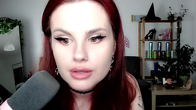 Snapshot of Della_Ideal chatting on 09-28-25, 06:13 Della Ideal online show from 09-28-25, 06:13