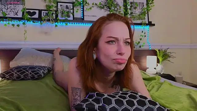 AliceTempt online show from 03-10-25, 10:48